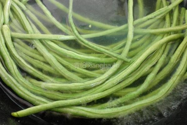麻芝豆角的做法图解2