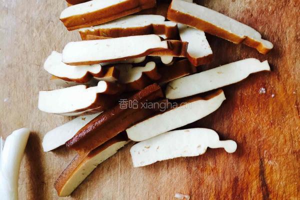 青椒炒香干的做法图解2