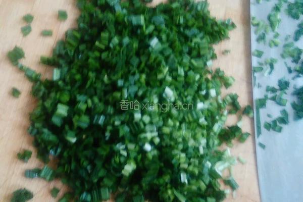 韭菜猪肉虾仁水饺的做法图解3