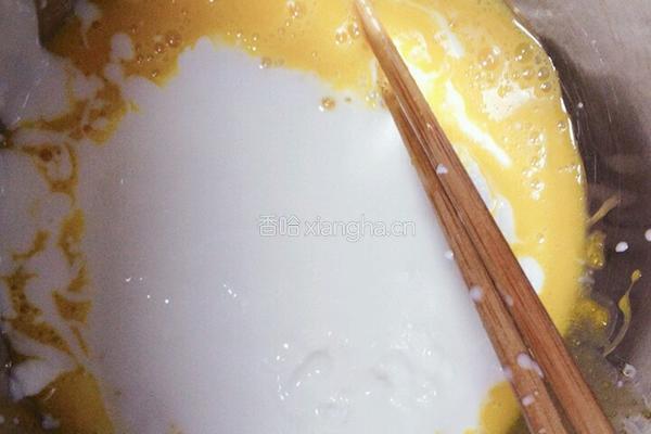 电高压锅版黑芝麻红枣蛋糕的做法图解3