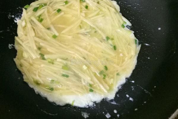 土豆丝蛋饼的做法图解4