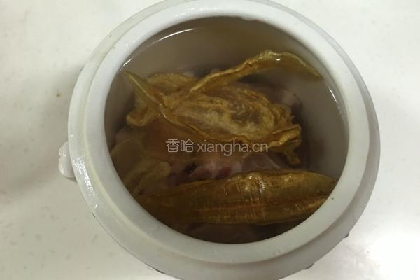 排骨鱼胶汤的做法图解4