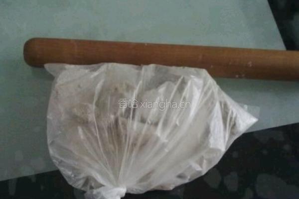 绿豆糕（绿豆粉版）的做法图解1