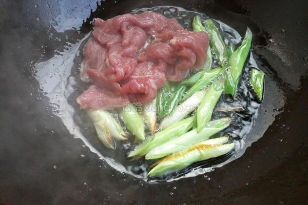 葱爆猪肉的做法图解9