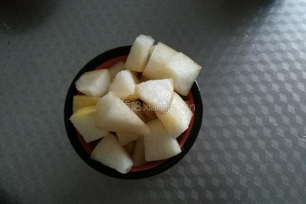 花生冰糖炖雪梨的做法图解5
