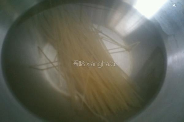 自制麻辣烫米粉的做法图解2