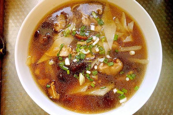 香菇山药瘦肉面片汤的做法图解20