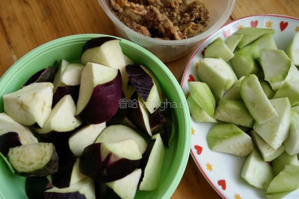茄子大锅菜的做法图解1