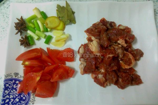番茄牛肉的做法图解1