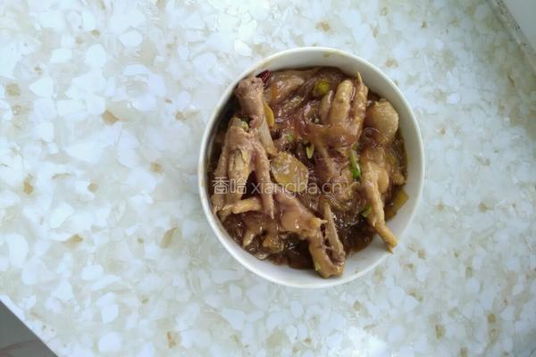 鸡爪炖粉条