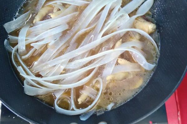 鸡爪炖粉条的做法图解6