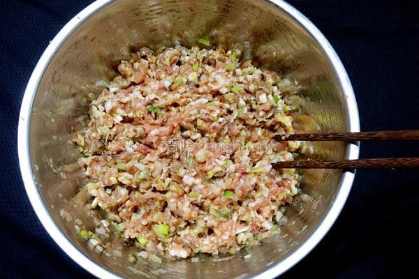 大葱香菇猪肉饺子的做法图解6