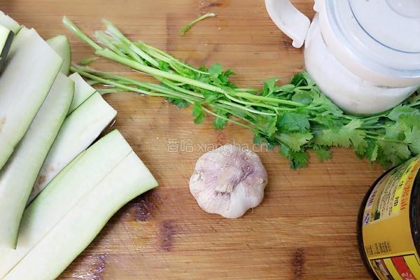 蒜泥茄子的做法图解1