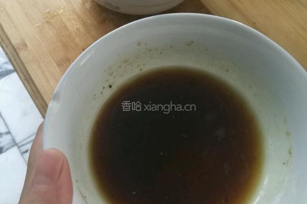 金枪鱼三明治及金枪鱼油醋汁沙拉的做法图解4