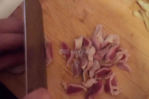 白椒鸡珍的做法图解2