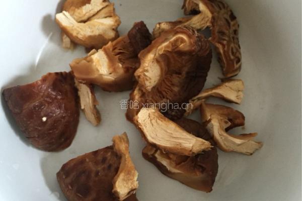 花菇炖土鸡的做法图解2