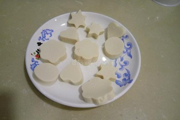 香肠豆腐的做法图解1