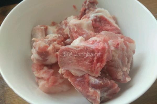 炖腔骨的做法图解1