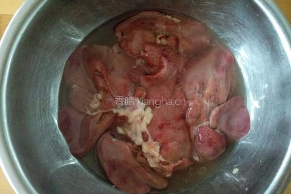辣椒炒鸡肝的做法图解1