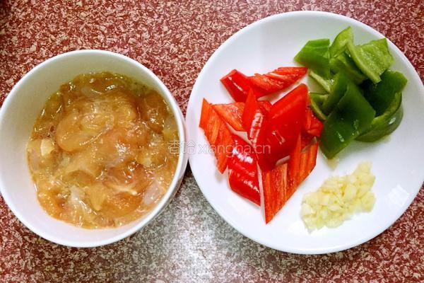 土豆片炒鸡的做法图解1