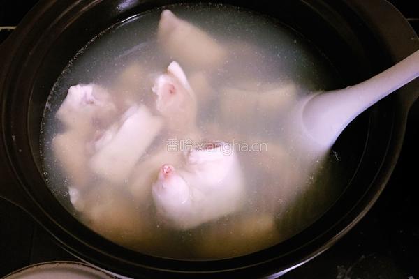 黄豆炖猪脚的做法图解3