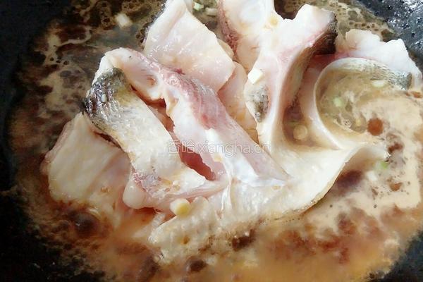 红烧鲢鱼的做法图解7