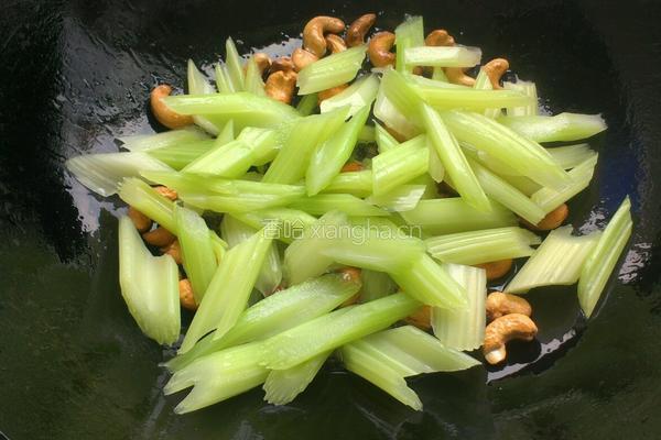 腰果炒西芹的做法图解6