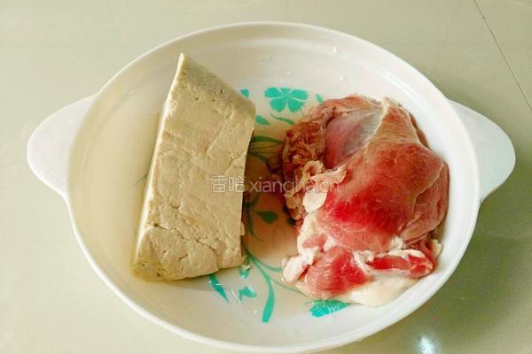 羊肉炖豆腐的做法图解1
