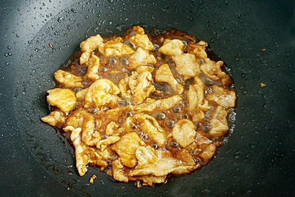 瘦肉炒青椒的做法图解5