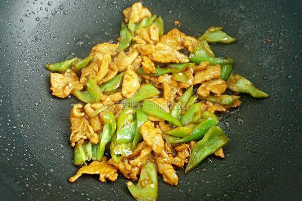 瘦肉炒青椒的做法图解8