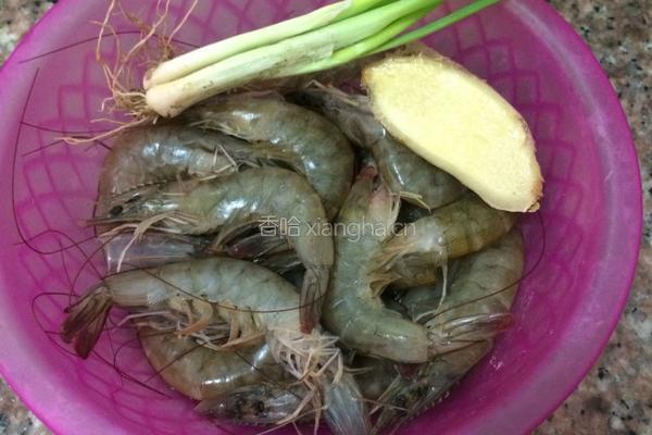 美极蒜蓉虾的做法图解1