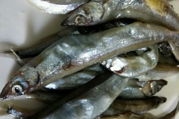 多春鱼豆腐盅的做法图解1