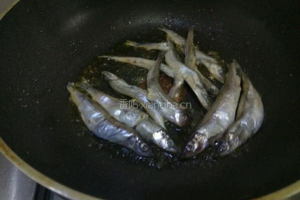 多春鱼豆腐盅的做法图解5