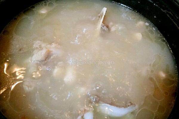 白萝卜骨头汤的做法图解5