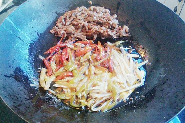 泡椒牛肉丝的做法图解5