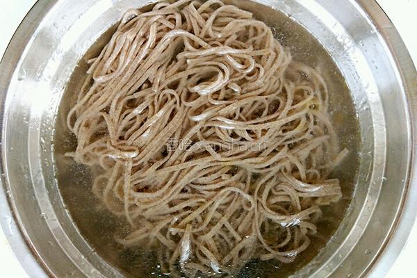 凉拌荞面的做法图解5