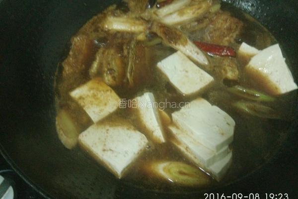 带鱼炖豆腐的做法图解10