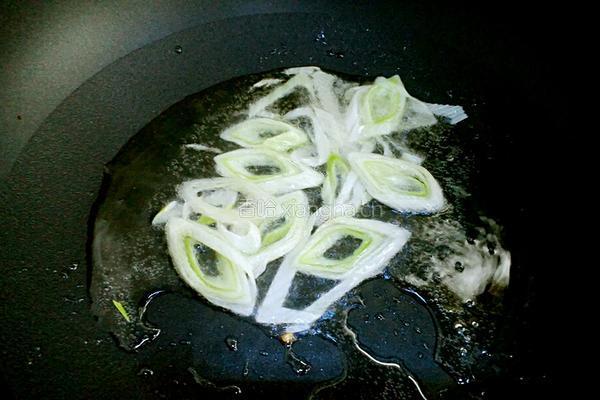 红烧土豆盖浇面的做法图解3