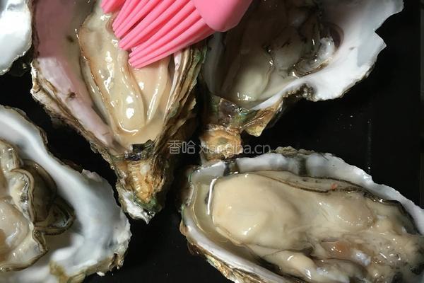 剁椒蒜蓉烤生蚝的做法图解2