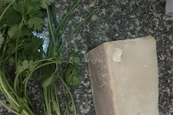 凉拌米豆腐的做法图解1