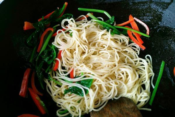 素炒冷面的做法图解4