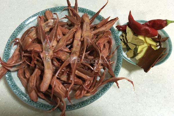 卤鸭舌的做法图解1