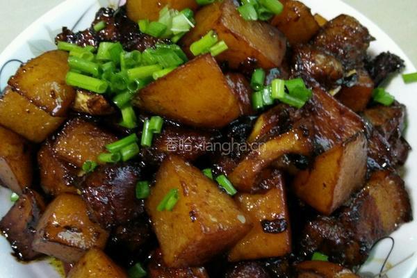 红烧肉炖土豆的做法图解9