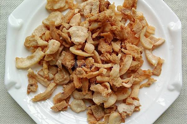 青椒炒油渣的做法图解2