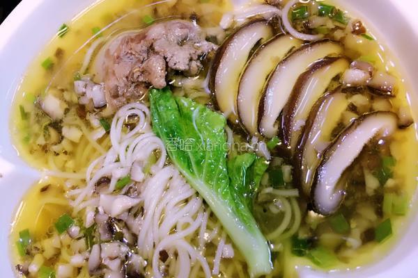 宝宝辅食－香菇炖鸡面的做法图解3