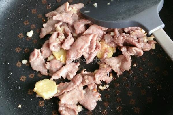 醋溜肉片黄秋葵的做法图解5
