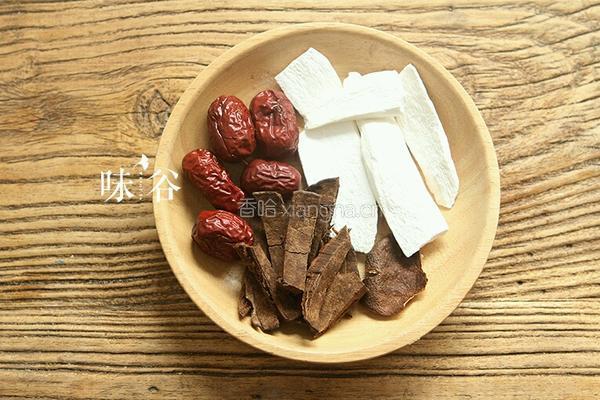 灵芝炖鸡的做法图解1