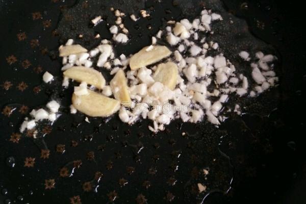 土豆片烧肉的做法图解3