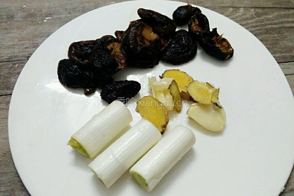简易黄焖鸡的做法图解3