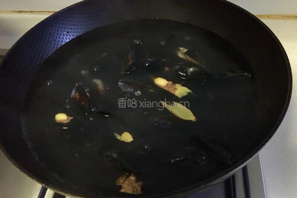 韭菜炒淡菜的做法图解2